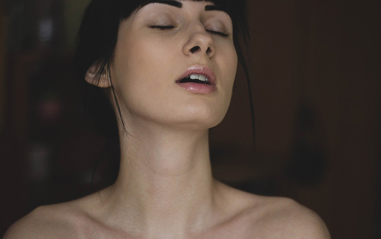 menstruacne-bolesti-orgazmus
